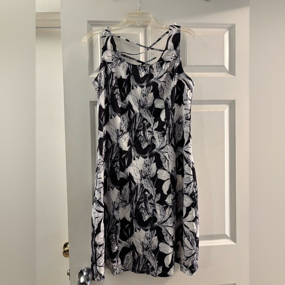 Sheilay Elegant Strapless Black and‎ White Cross-back Dress